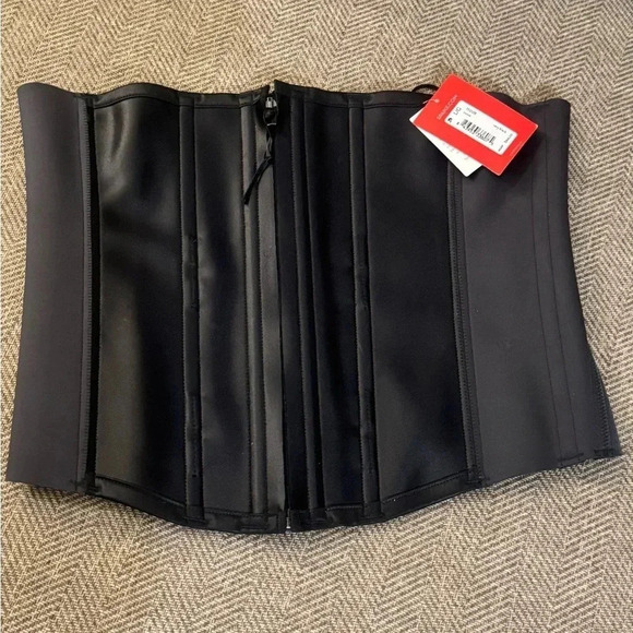 NWT Spanx Under Sculpture Corset Very Black Leather Large $168 - Picture 1 of 5